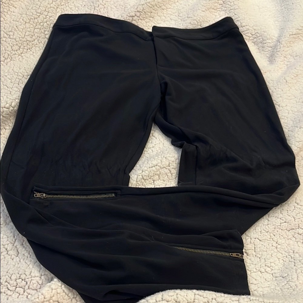 Black Women's Pants with Zipper Detail